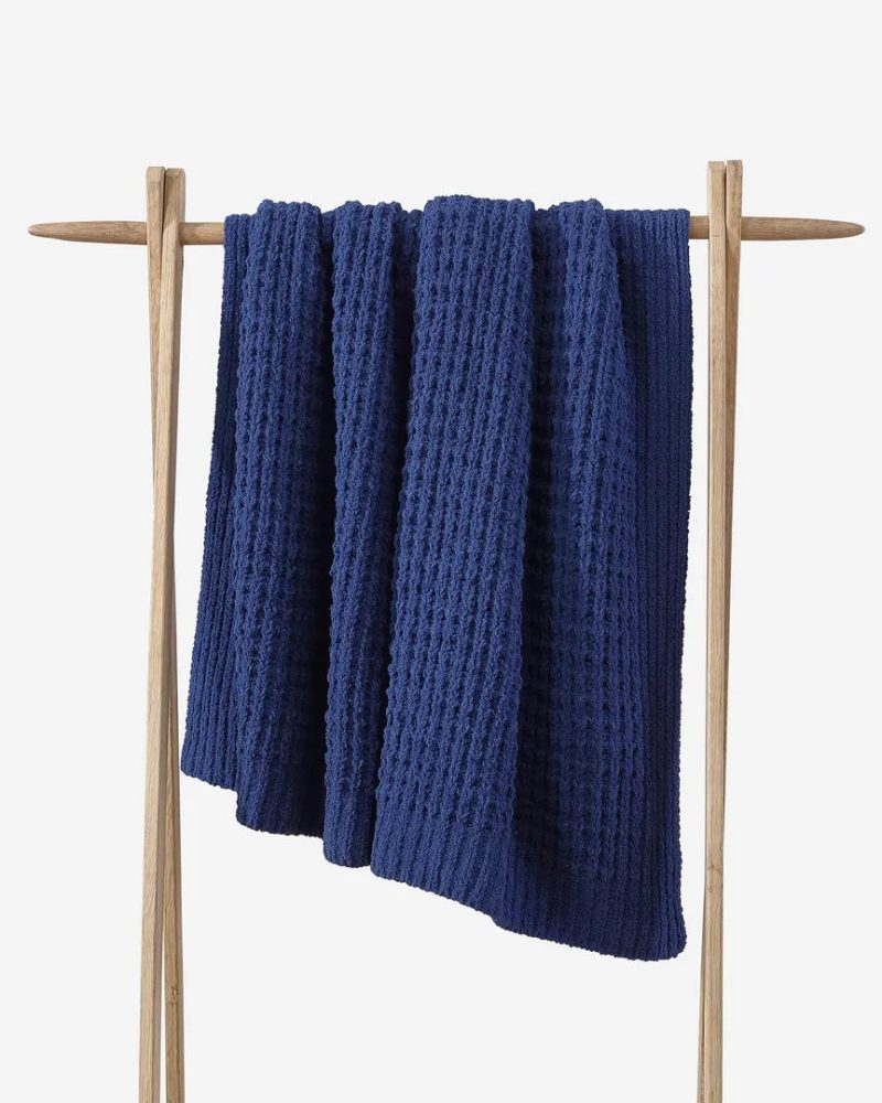 Snug Waffle Throw Navy 1