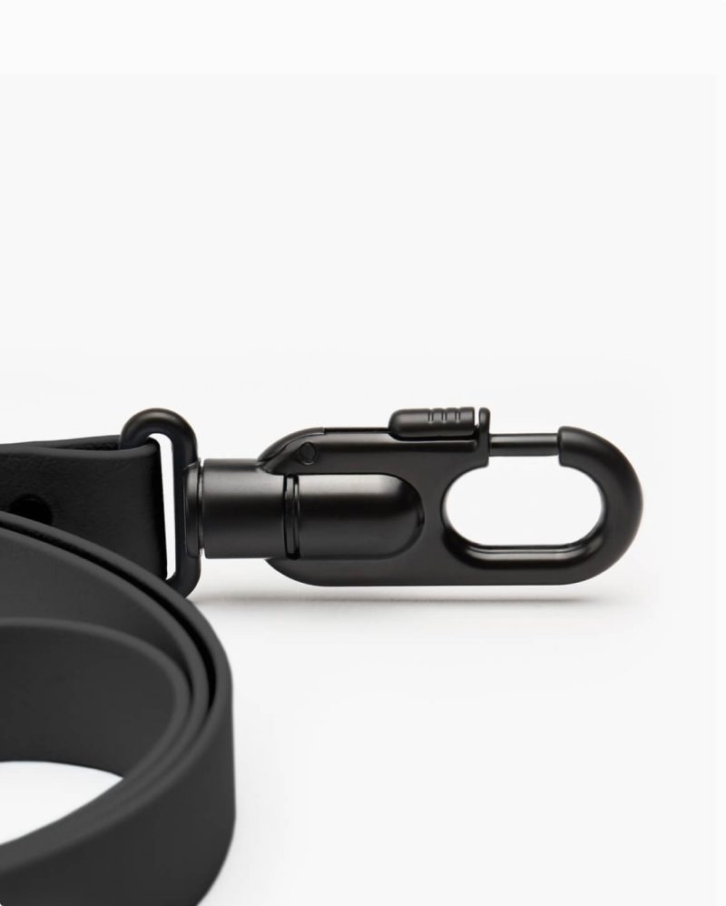 leash black 4